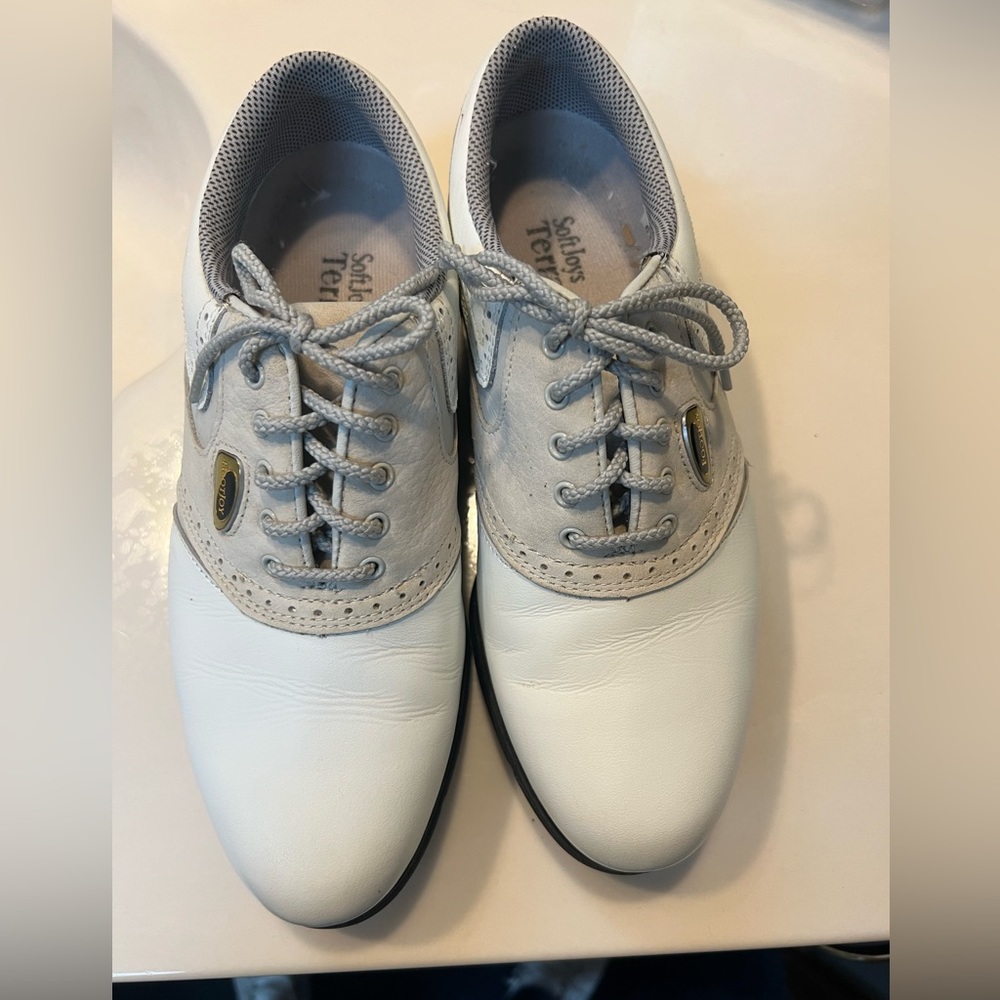 Women’s FootJoy golf shoes Size 6
